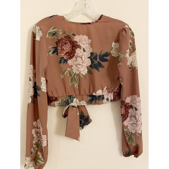 Floral Tie Front Crop Top - Picture 8 of 8